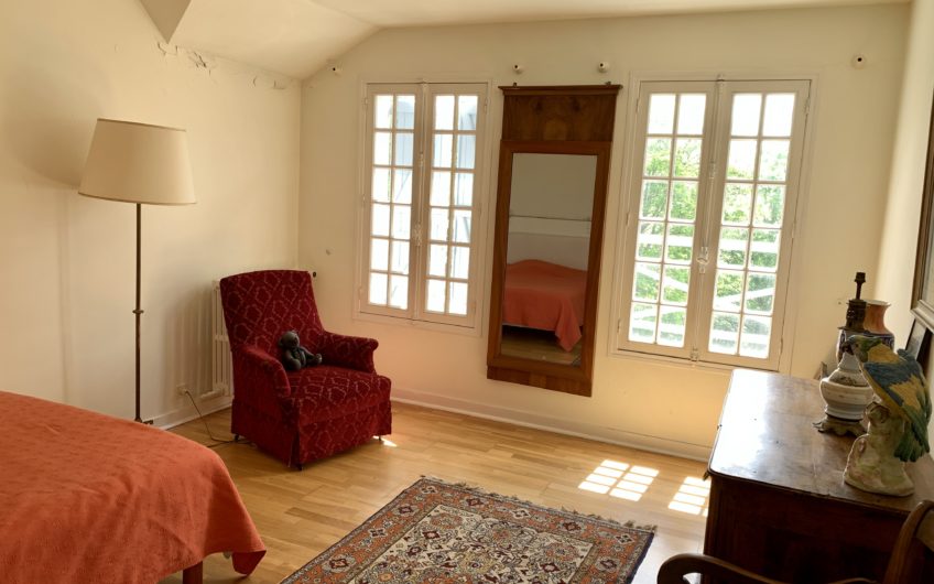 VENDU – Viager occupé- Magnifique maison de 266m2 sur une propriété d’1 hectare 350 à Montigny-sur-Loing