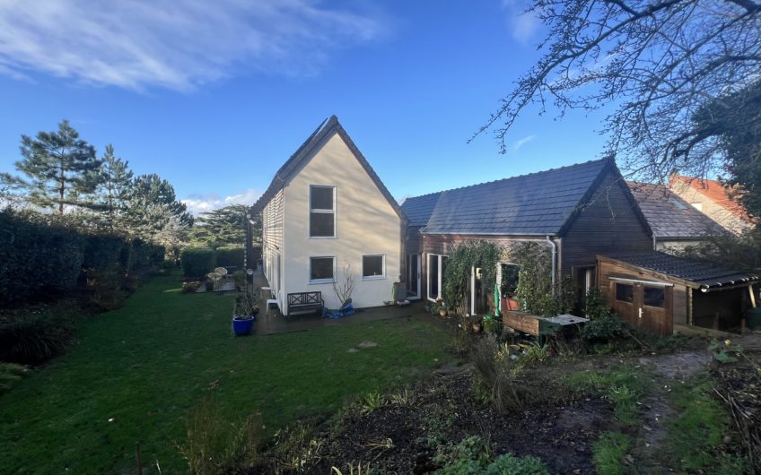 A VENDRE- Vente à terme occupée- Superbe maison en bois à Saint Aubin